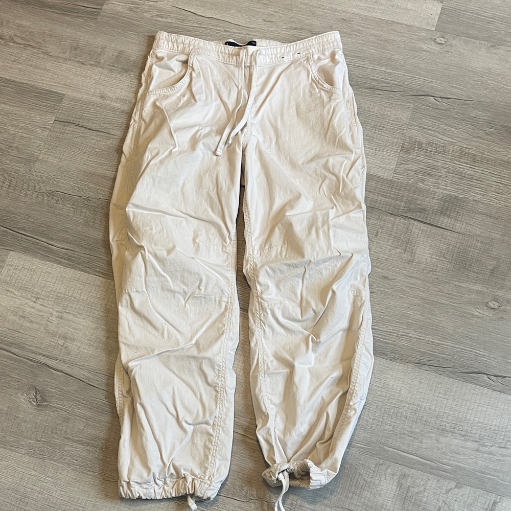 Hollister Prarachute Pants Small Short